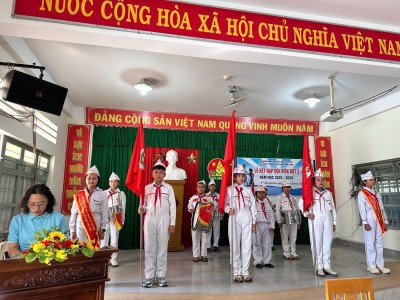 TRƯỜNG TIỂU HỌC PHÚ SƠN TỔ CHỨC LỄ KẾT NẠP ĐỘI VIÊN ĐỢT 2 NĂM HỌC 2025- 2026